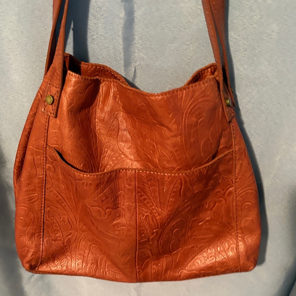 Elegant Embossed Shoulder Bag - Tan - Picture 4 of 8